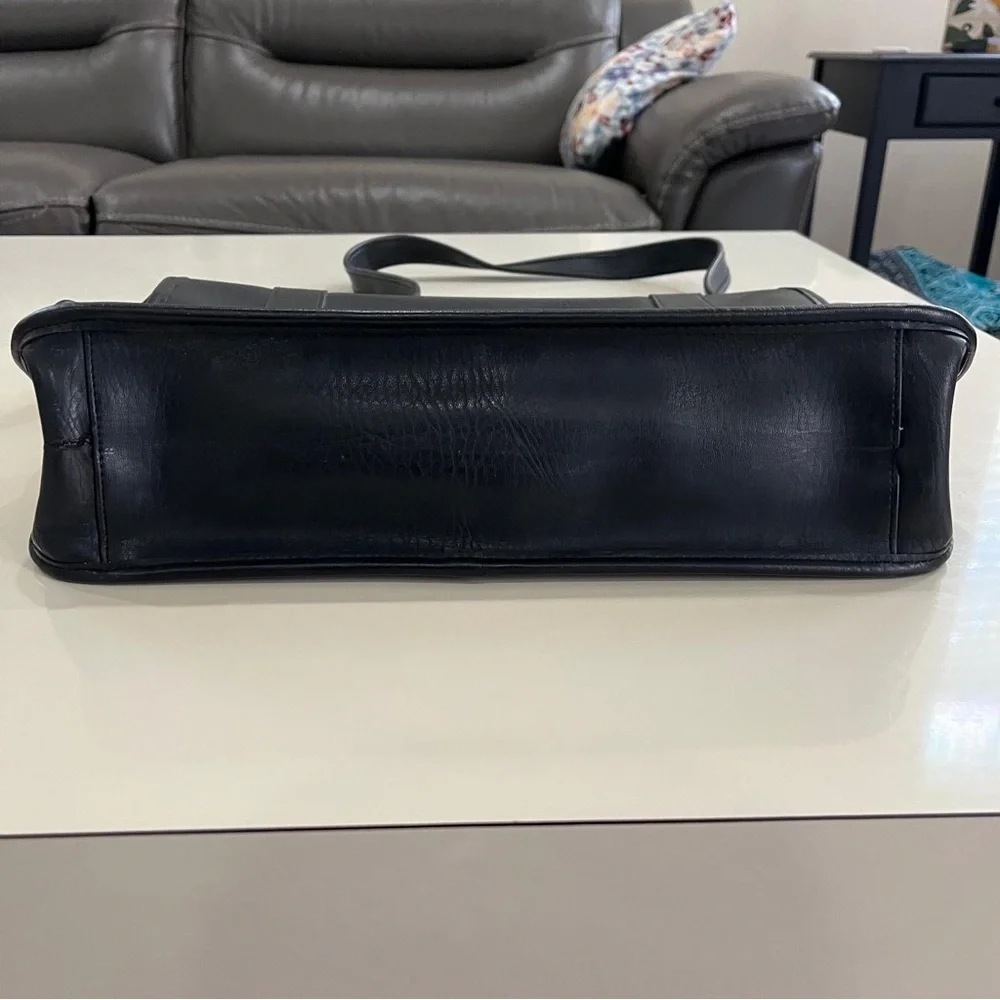 Coach Coach - Picture 4 of 15